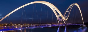 نورپردازی پل بی کران (infinity bridge) با رنگ های سفید و آبی